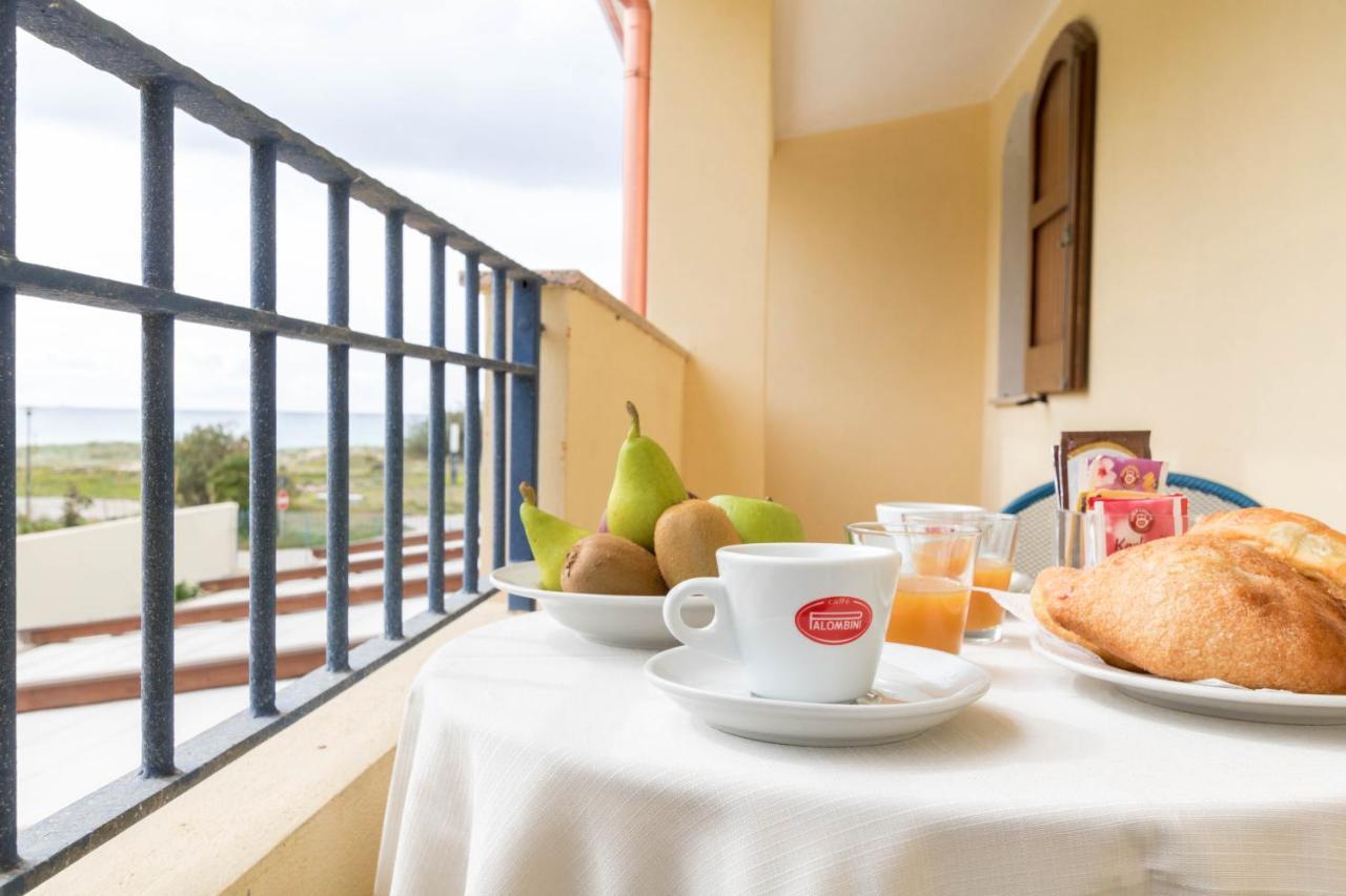 Hotel Villa Del Mare Solanas Solanas  Eksteriør billede