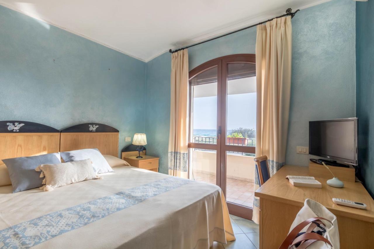 Hotel Villa Del Mare Solanas Solanas  Eksteriør billede