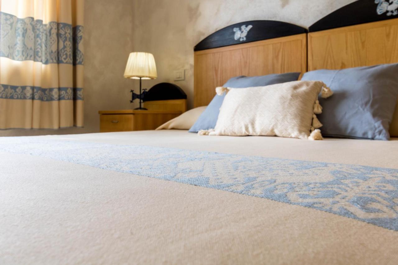 Hotel Villa Del Mare Solanas Solanas  Eksteriør billede