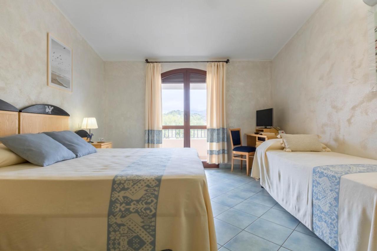Hotel Villa Del Mare Solanas Solanas  Eksteriør billede