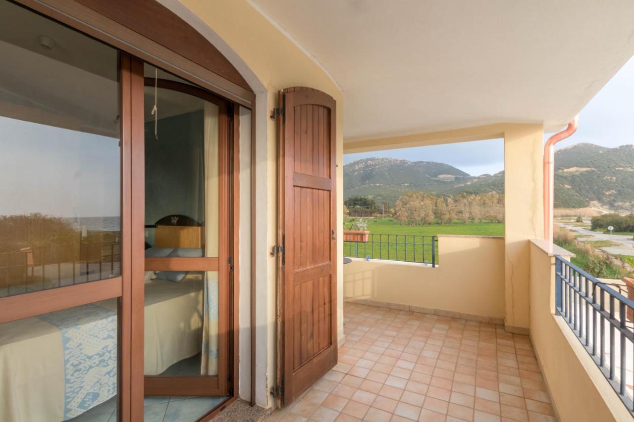 Hotel Villa Del Mare Solanas Solanas  Eksteriør billede