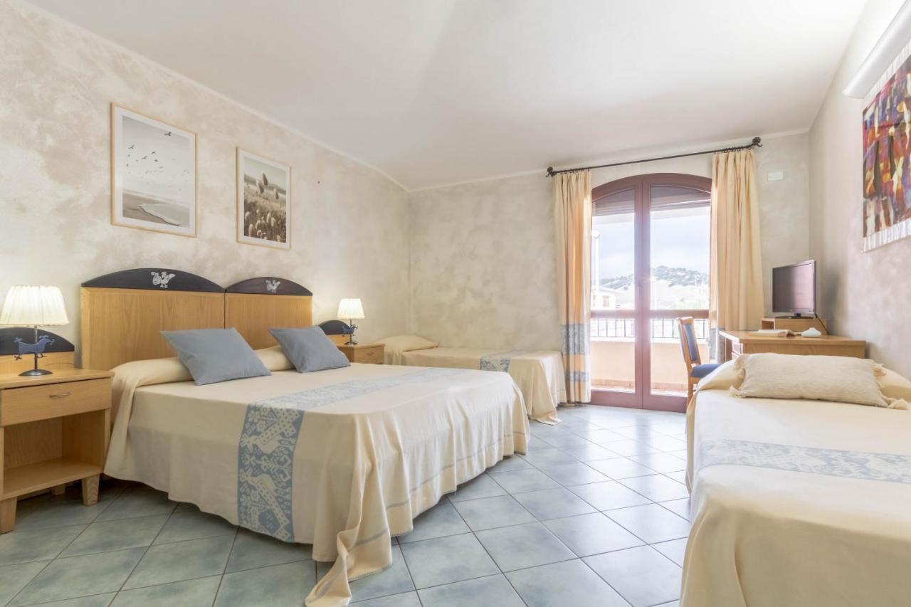 Hotel Villa Del Mare Solanas Solanas  Eksteriør billede
