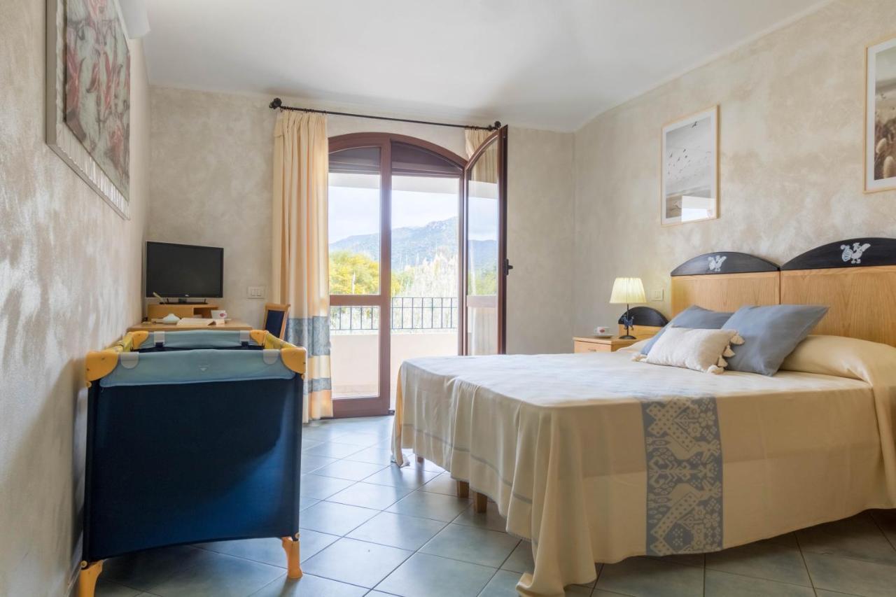 Hotel Villa Del Mare Solanas Solanas  Eksteriør billede