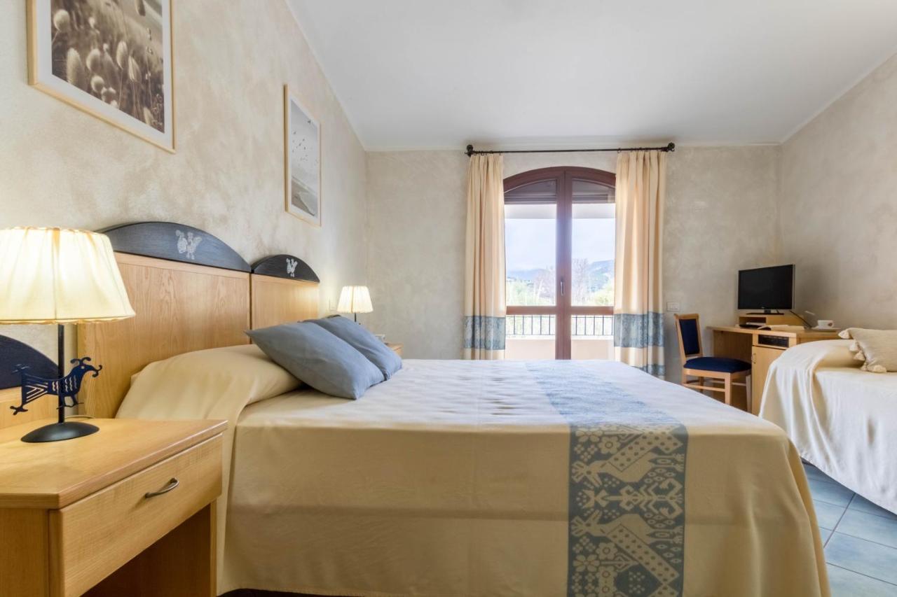 Hotel Villa Del Mare Solanas Solanas  Eksteriør billede
