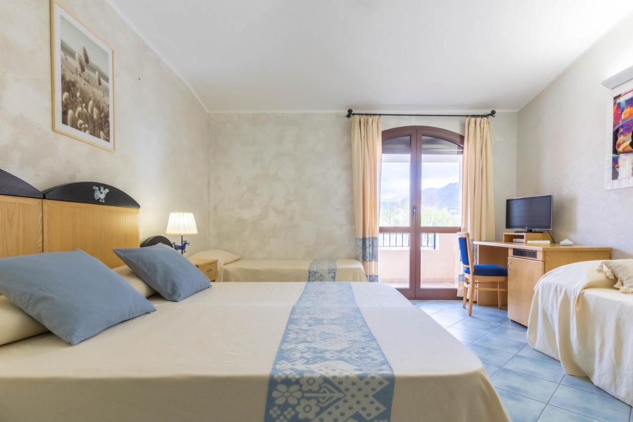 Hotel Villa Del Mare Solanas Solanas  Eksteriør billede
