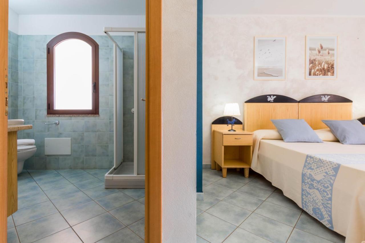 Hotel Villa Del Mare Solanas Solanas  Eksteriør billede